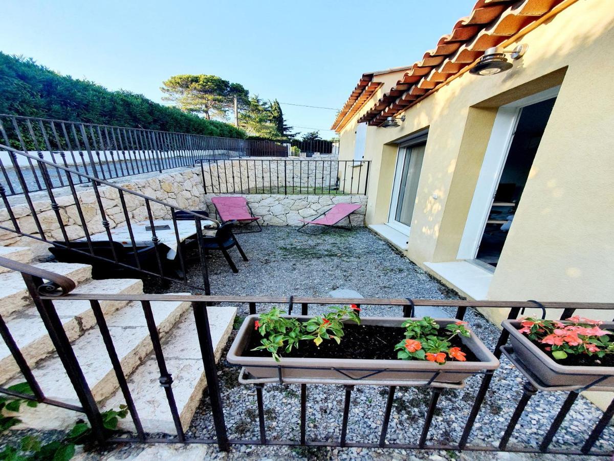 F2 neuf calme climatisé wifi parking - 1,5 km mer Cagnes-sur-Mer Bagian luar foto